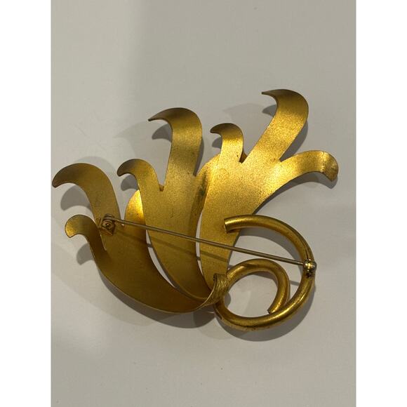 Vintage Brooch Gold Tone Etched Huge - Picture 2 of 4